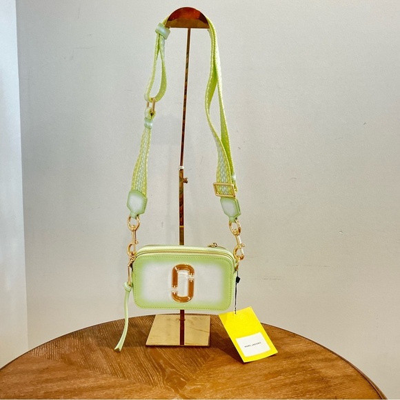 NWT 100% Authentic Marc Jacobs Fluoro Edge Snapshot Camera Bag Chartreuse - Picture 5 of 6